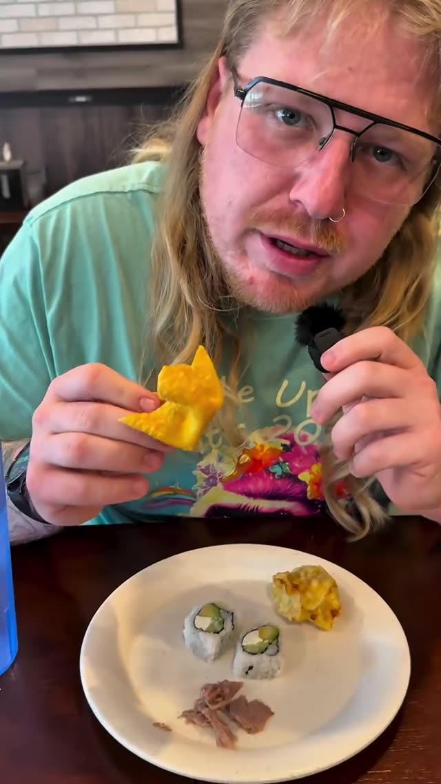 still from Jumbo Buffet